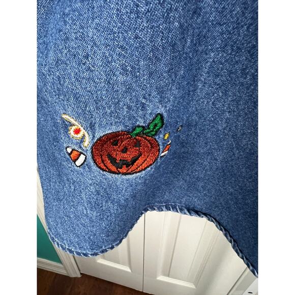 Womens Basic Editions 3X Denim Halloween Trick or Treat Embroidered Blouse Top - Picture 6 of 7